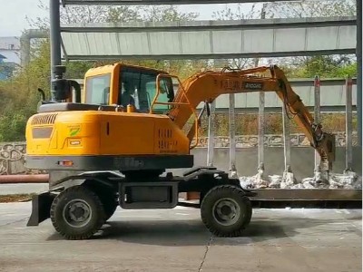 當(dāng)下熱銷輪式小挖掘機(jī)怎么選擇？-寶鼎輪式挖掘機(jī)廠家介紹