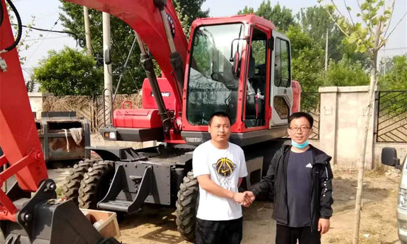 寶鼎150輪式挖掘機(jī)