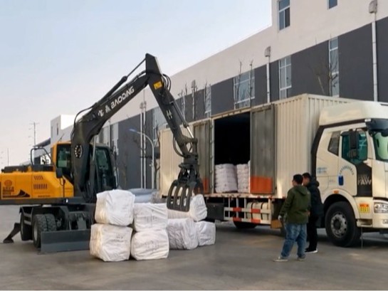 寶鼎抓包機(jī)，服務(wù)于各個工廠抓包作業(yè)