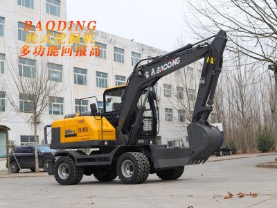多功能小型輪式挖掘機(jī)