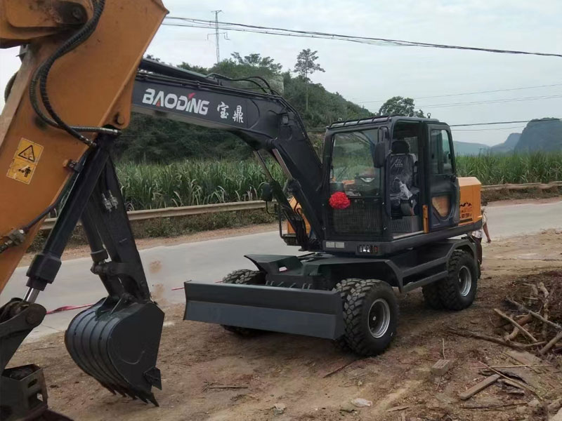 寶鼎挖掘機(jī)